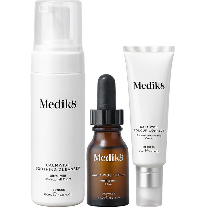 Medik8 Calmwise-setti 150ml 15ml ja 50ml lievittää punoitusta valkoisissa pakkauksissa ja ruskeassa lasipullossa