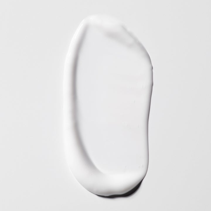 Jorgobé Niacinamide Body Lotion 300 ml tasoittava vartalovoide ja täyteläinen valkoinen kermainen koostumus