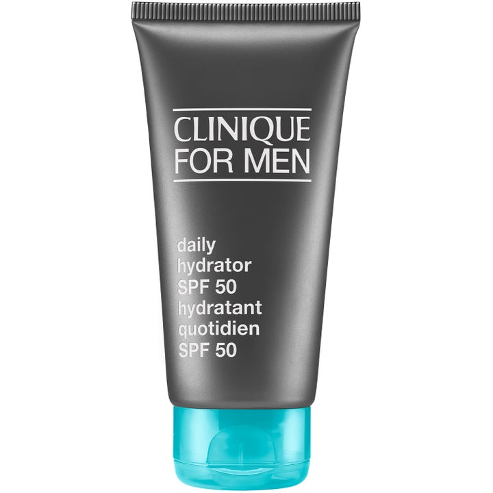 Clinique For Men Daily Hydrator SPF 50 kosteuttava kasvovoide harmaassa tuubissa kirkkaalla sinisellä korkilla.