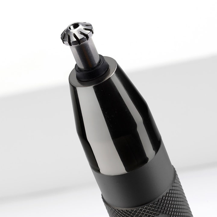 BaByliss Super X-Metal Precision 1 kpl viimeistelytrimmeri, jossa on pyörivä teräpää nenä- ja korvakarvoille.