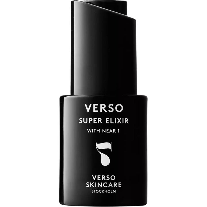 Verso Super Elixir 30 ml kirkastava kasvoöljy tyylikkäässä mustassa lasipullossa valkoisella tekstillä