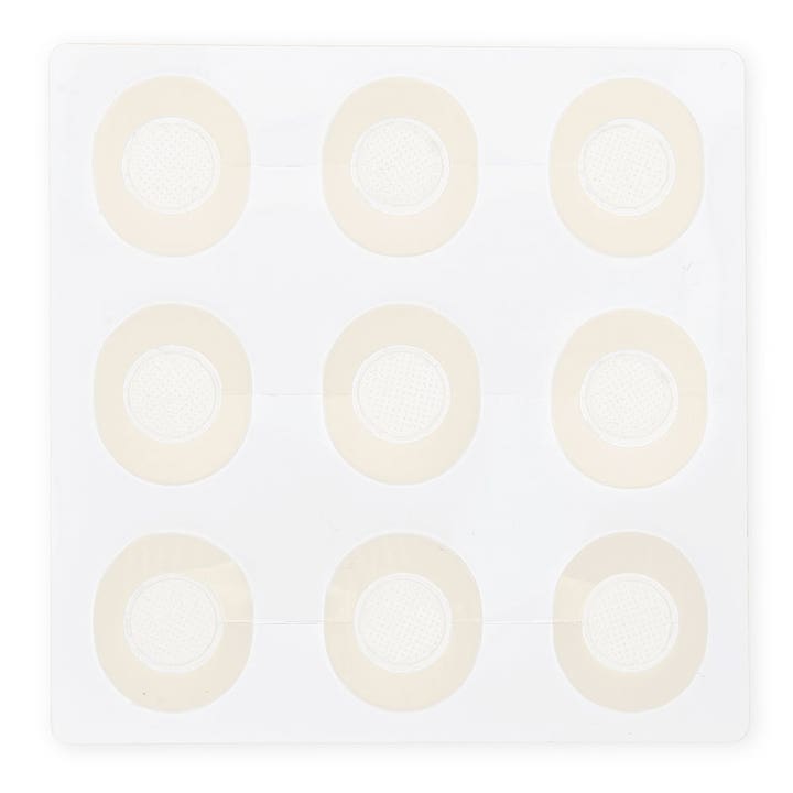 Lenoites Microneedle Acne Patch 9 kpl finnilaastari epäpuhtauksille, yhdeksän pyöreää laastaria kirkkaalla arkilla.