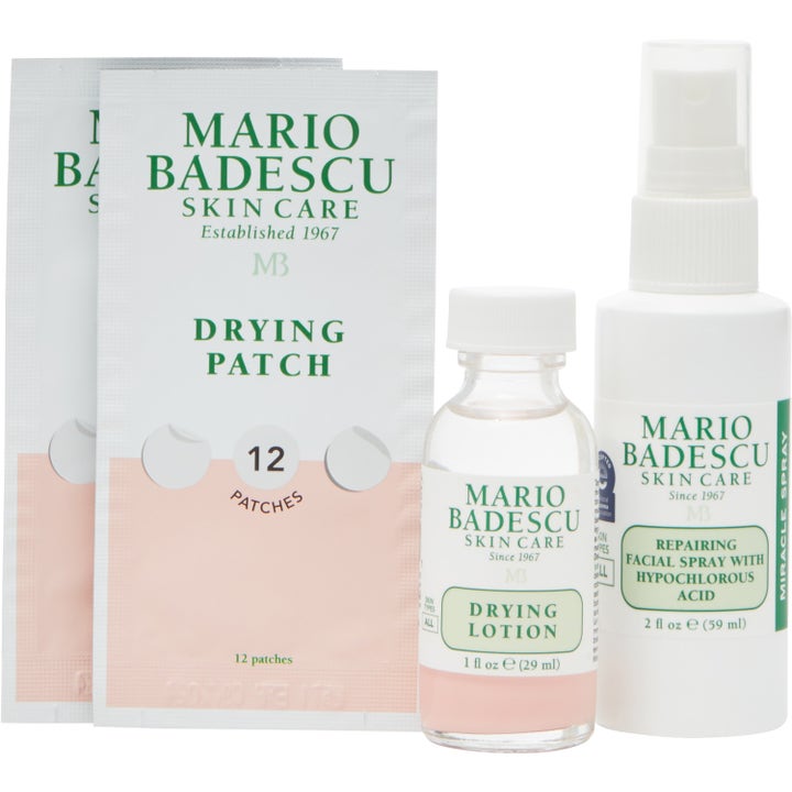 Mario Badescu Good Skin Is Forever & Flawless Kit 1 kpl ihonhoitosetti sisältää finnilaastareita, lotionin ja kasvosuihkeen.