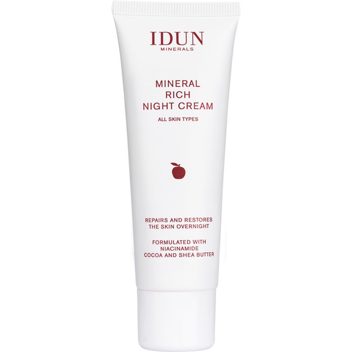 IDUN Minerals Mineral Rich Night Cream 50 ml ravitseva yövoide valkoisessa tuubissa ihon uudistamiseen.
