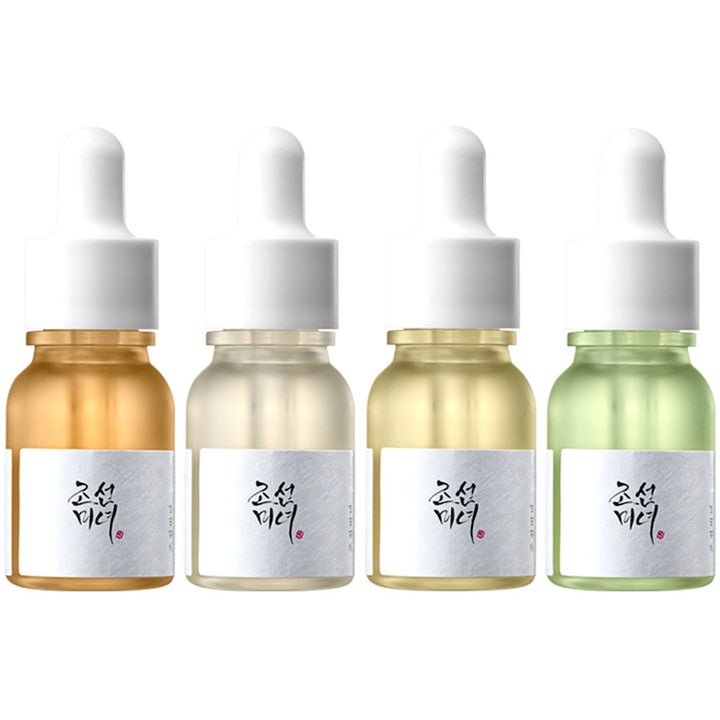 Beauty of Joseon Hanbang Serum Discovery Kit 4 x 10 ml hehkua antavat seerumit neljässä värikkäässä pienessä pipettipullossa.