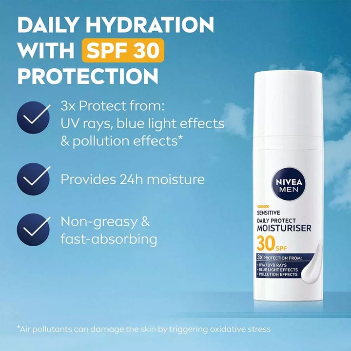 NIVEA MEN Sensitive Daily Protect Moisturiser 50 ml kosteuttava päivävoide SPF 30 sinistä taivasta vasten