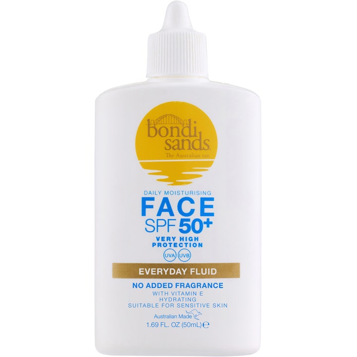 Bondi Sands Daily Moisturising Face SPF 50+ 50ml kosteuttava aurinkovoide valkoisessa kapeakärkisessä pullossa.