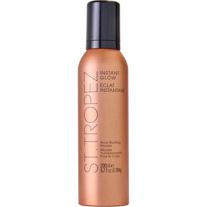 St. Tropez Instant Glow Body Bronzing Mousse 200 ml itseruskettava vaahto metallisessa pronssinvärisessä pullossa