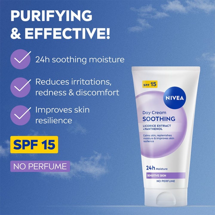 NIVEA Soothing Day Cream 50 ml rauhoittava päivävoide SPF 15 sisältää lakritsiuutetta ja pantenolia valkoisessa tuubissa.