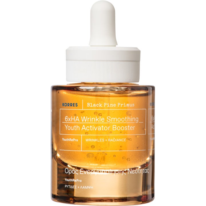 Korres Black Pine Primus 6xHA Wrinkle Smoothing Booster silottava seerumi kultaisessa lasipullossa valkoisella pipetillä
