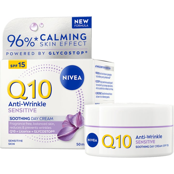 Nivea Q10 Anti-Wrinkle Sensitive Day Cream 50 ml rauhoittava kasvovoide valkoisessa purkissa ja pahvipakkauksessa.