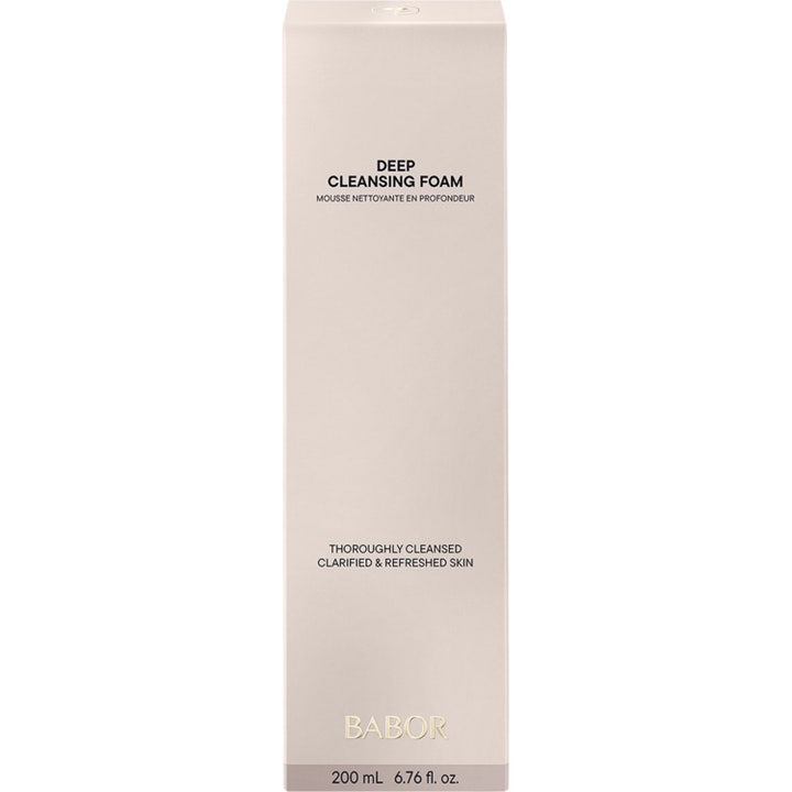 Babor Deep Cleansing Foam 200 ml syväpuhdistava puhdistusvaahto kirkastaa ihoa vaaleassa pahvipakkauksessa.