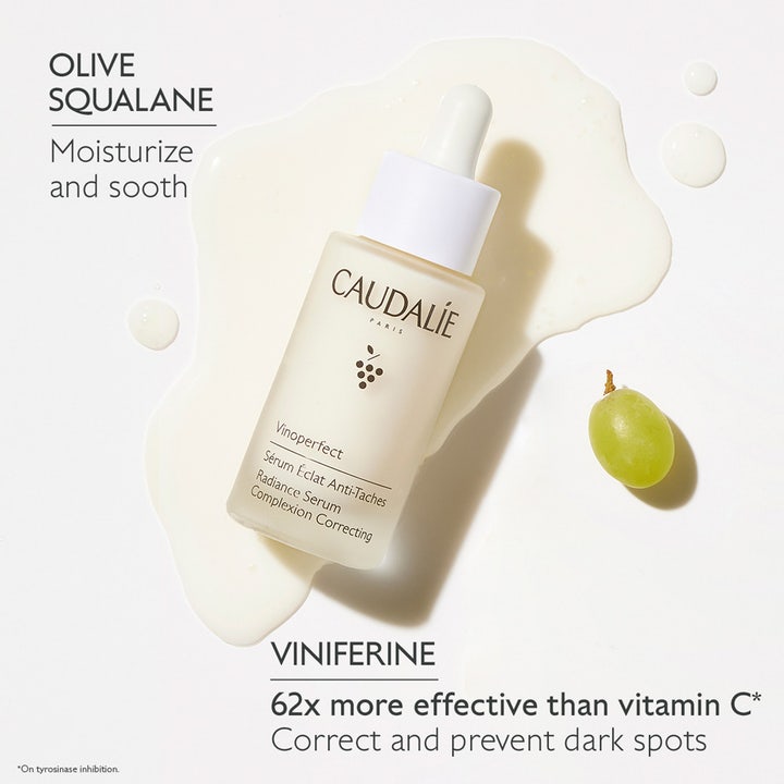 Caudalie Vinoperfect Radiance Serum 30 ml kirkastava seerumi häivyttää tummia läiskiä maitomaisella koostumuksella.