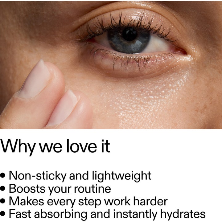 The INKEY List Hyaluronic Acid Serum 60 ml kosteuttava seerumi lähikuvassa iholla ja teksti välittömästä kosteutuksesta
