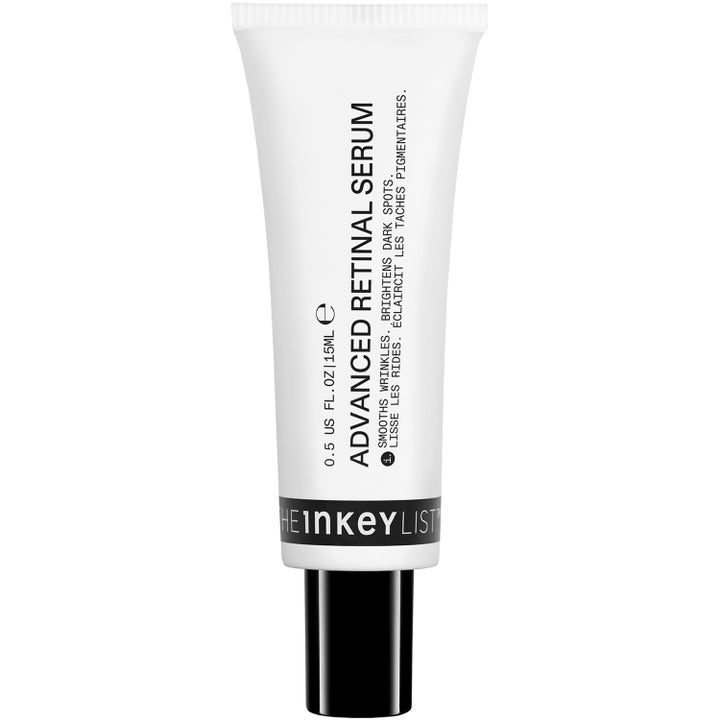 The Inkey List Advanced Retinal Serum 15 ml silottava ja kirkastava seerumi valkoisessa tuubissa.