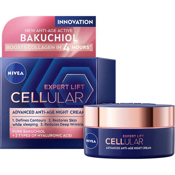 Nivea Cellular Expert Lift yövoide bakuchiolilla kiinteyttää ihoa tummansinisessä purkissa ruusukultaisella kannella