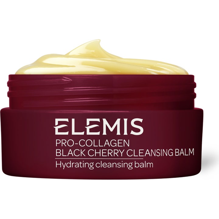 Elemis Pro-Collagen Black Cherry Cleansing Balm kosteuttava puhdistusvoide tummanpunaisessa purkissa vaalealla voiteella.