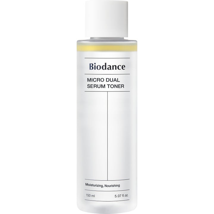 Biodance Micro Dual Serum Toner 150 ml ravitseva kasvovesi kirkkaassa pullossa jossa on keltainen öljykerros