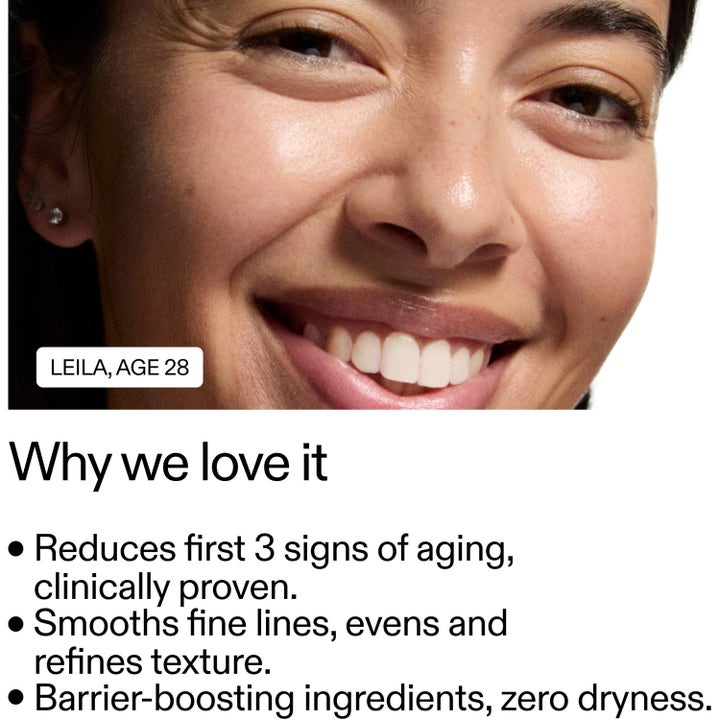 The INKEY List Starter Retinol Serum 30 ml silottaa hienoja juonteita hymyilevän naisen kasvoilla.