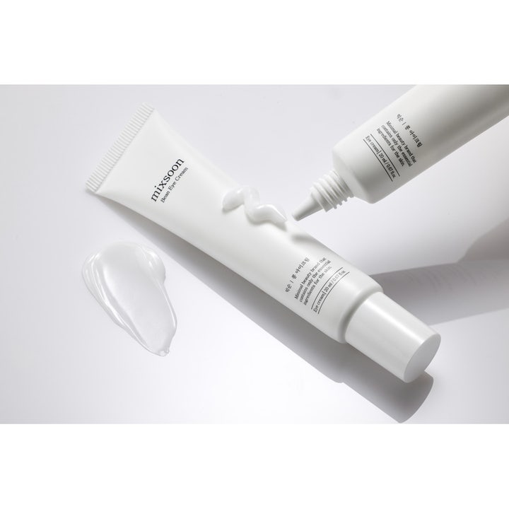 Mixsoon Bean Eye Cream 20 ml silmänympärysvoide valkoisessa tuubissa ja täyteläinen voidemainen koostumus