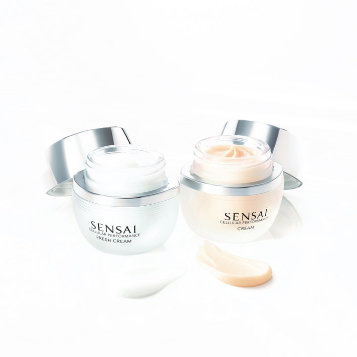 Sensai Cellular Performance Fresh Cream 40 ml virkistävä kasvovoide kahdessa purkissa ja pehmeät koostumukset.