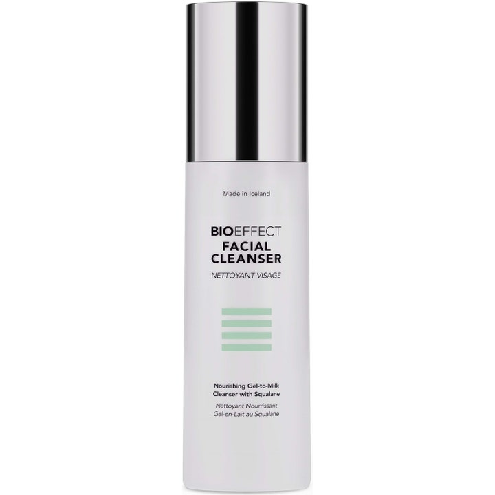 BIOEFFECT Facial Cleanser ravitseva skvalaania sisältävä puhdistusgeeli valkoisessa pullossa jossa on hopeinen korkki