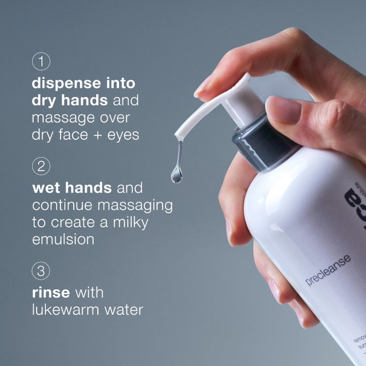 Dermalogica PreCleanse 150 ml puhdistusöljy sisältää aprikoosinkivi-, laventeli- ja auringonkukkaöljyä.