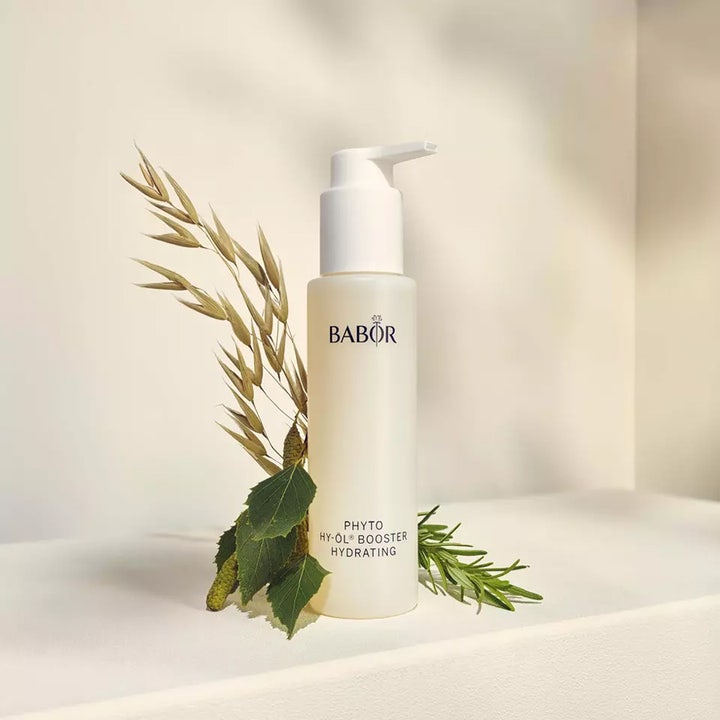 Babor Phyto HY-ÖL Booster Hydrating 100 ml kosteuttava kasvopuhdistus valkoisessa pullossa koivunlehtien ja kauran kanssa