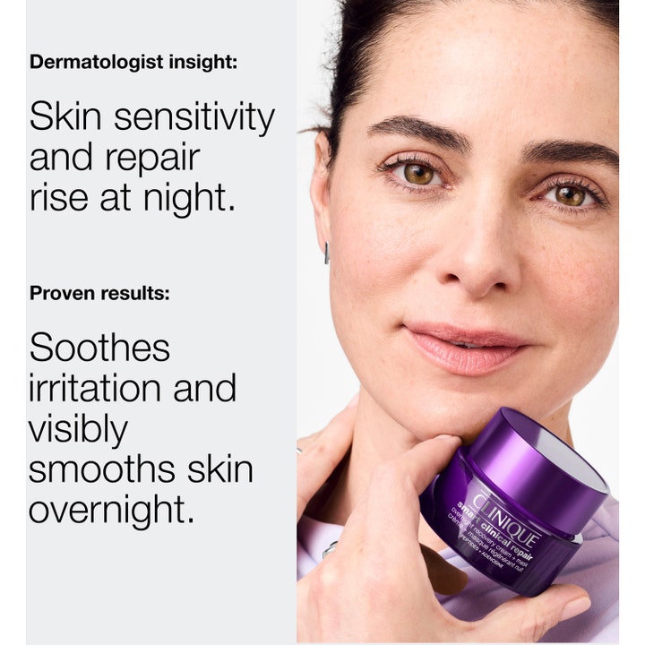 Clinique Smart Clinical Repair 50 ml rauhoittava yövoide ja maski violetissa purkissa naisen kasvojen vierellä.