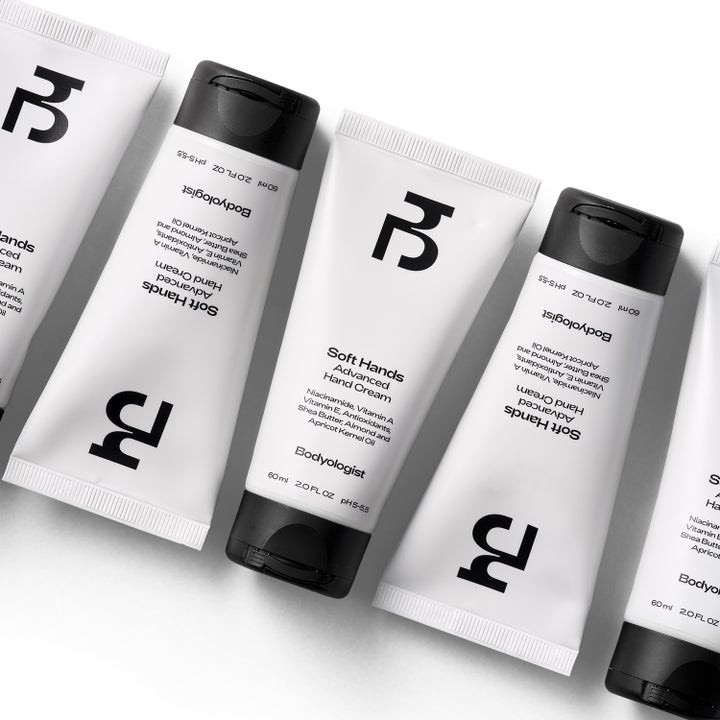 Bodyologist Soft Hands Advanced Hand Cream 60 ml hoitava käsivoide useassa valkoisessa tuubissa.