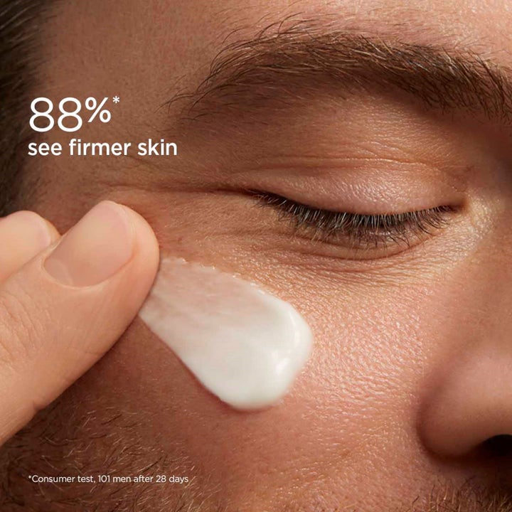 Clarins Men Wrinkle-Smoothing & Firming Care 50 ml kiinteyttävä kasvovoide silottaa ihoa ja 88% kokee ihon kiinteytyvän.