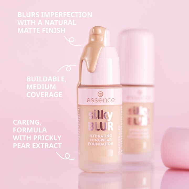 Silky Blur Hydrating Longwear Foundation