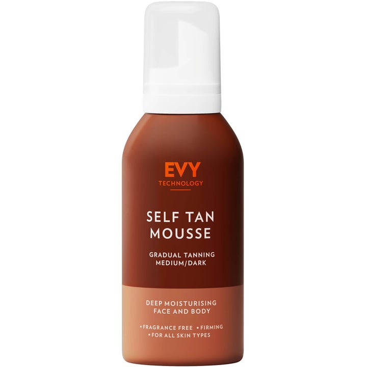 EVY Technology Self Tan Mousse syväkosteuttava itseruskettava vaahto ruskeassa pullossa valkoisella korkilla