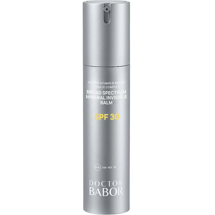 Doctor Babor Mineral Invisible Balm SPF 30 aurinkosuojavoide harmaassa pumppupullossa suojaa ihoa.