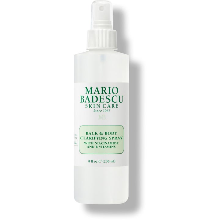 Mario Badescu Back & Body Clarifying Spray 236 ml kirkastava vartalosuihke niasiiniamidilla läpikuultavassa pullossa.