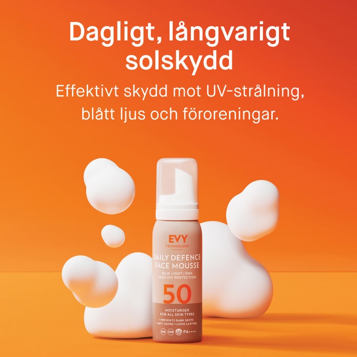EVY Technology Daily Defence Face Mousse SPF50 75 ml hienkestävä aurinkovoide kasvoille juoksijalla auringonpaisteessa.