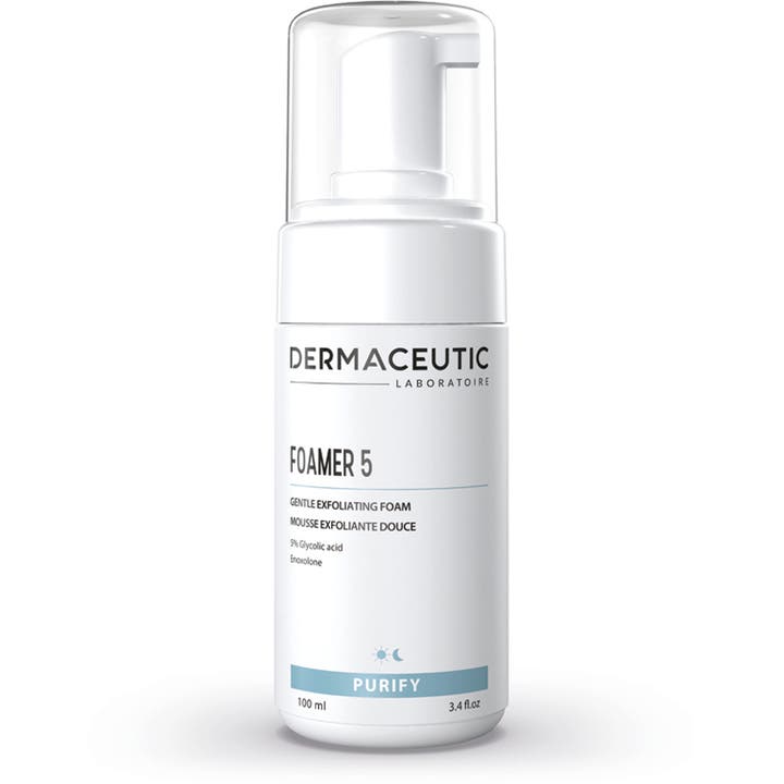 Dermaceutic Foamer 5 100 ml kirkastava kuoriva puhdistusvaahto valkoisessa pumppupullossa läpinäkyvällä korkilla.