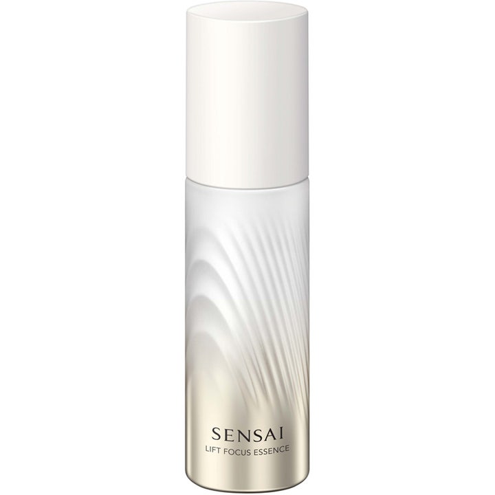 Sensai Lift Focus Essence 40 ml kiinteyttävä seerumi valkoisessa aaltokuvioidussa pullossa, jossa on kultainen hehku.