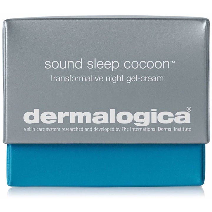 Dermalogica Sound Sleep Cocoon Duo uudistava yövoide hopeanharmaassa ja kirkkaan sinisessä pakkauksessa