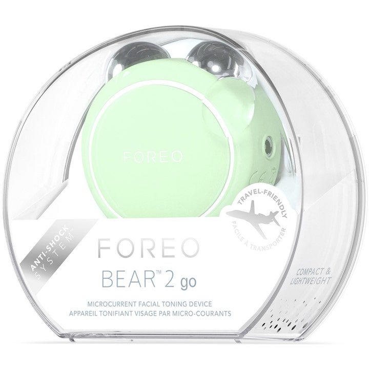 FOREO BEAR 2 go Pistachio 1 kpl kasvoja kiinteyttävä mikrovirtalaite vaaleanvihreä sävy läpinäkyvässä pakkauksessa