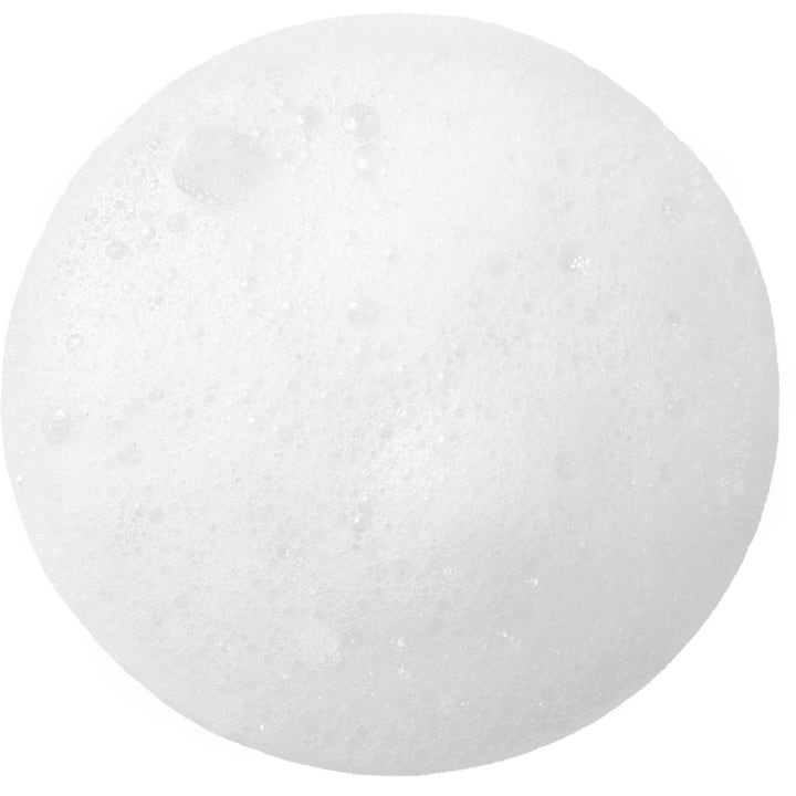 I'm from Fig Enzyme Powder Cleanser 50 g kuoriva puhdistustuote luo valkoista ja ilmavan kuplivaa vaahtoa