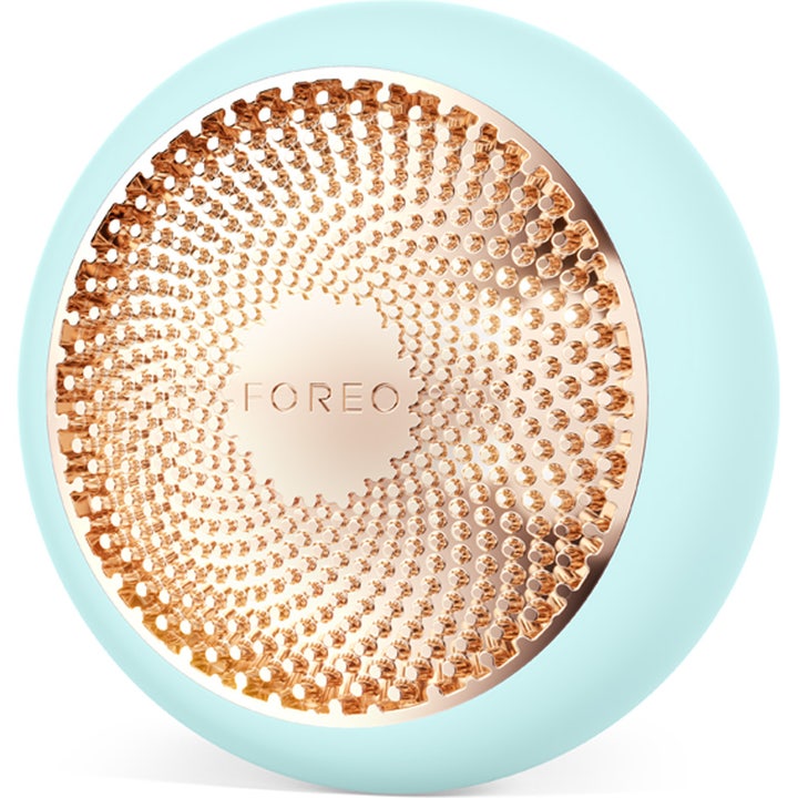 FOREO UFO™ 3 Mint 1 kpl kosteuttava kasvohoitolaite, jossa on mintunvihreä silikoni ja ruusukultainen metallipinta.