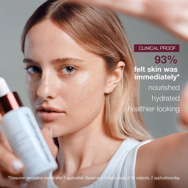 Dermalogica Dynamic Skin Strengthening Serum 30 ml vahvistava seerumi nainen ja teksti 93 % koki ihon kosteutetuksi