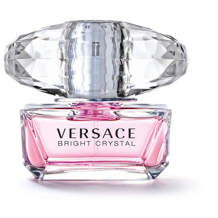 Versace Bright Crystal EdT hajuvesi luo raikkaan kukkaisen tuoksun vaaleanpunainen neste ja suuri timanttihiottu korkki