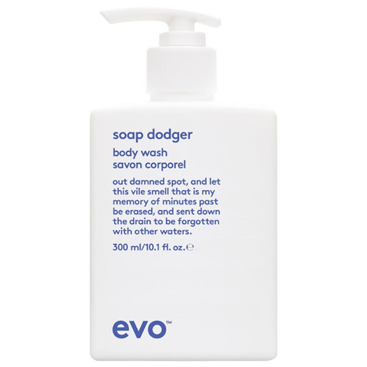 Evo Soap Dodger 300 ml puhdistava suihkugeeli valkoisessa neliskulmaisessa pumppupullossa sinisellä tekstillä