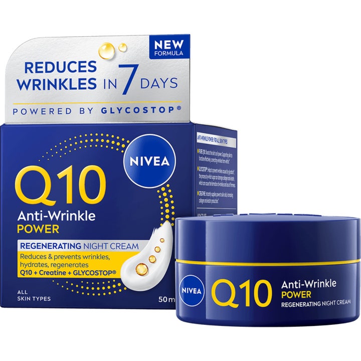 Nivea Q10 Anti-Wrinkle Power 50 ml silottava yövoide sinisessä purkissa ja pakkauksessa keltaisilla tehosteilla.
