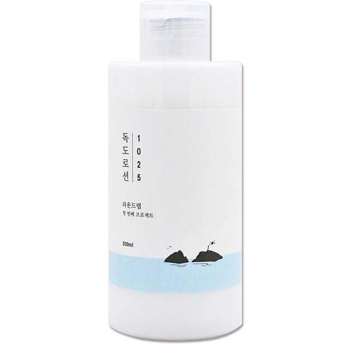 Round Lab 1025 Dokdo Lotion 200 ml kosteuttava kasvoemulsio valkoisessa pullossa, jossa on kirkas korkki ja saarikuvio.