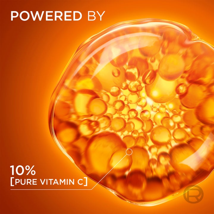 L'Oréal Paris Men Expert Hydra Energetic Vitamin C Serum 30 ml kirkastava seerumi ja oranssi 10% Pure Vitamin C pisara.