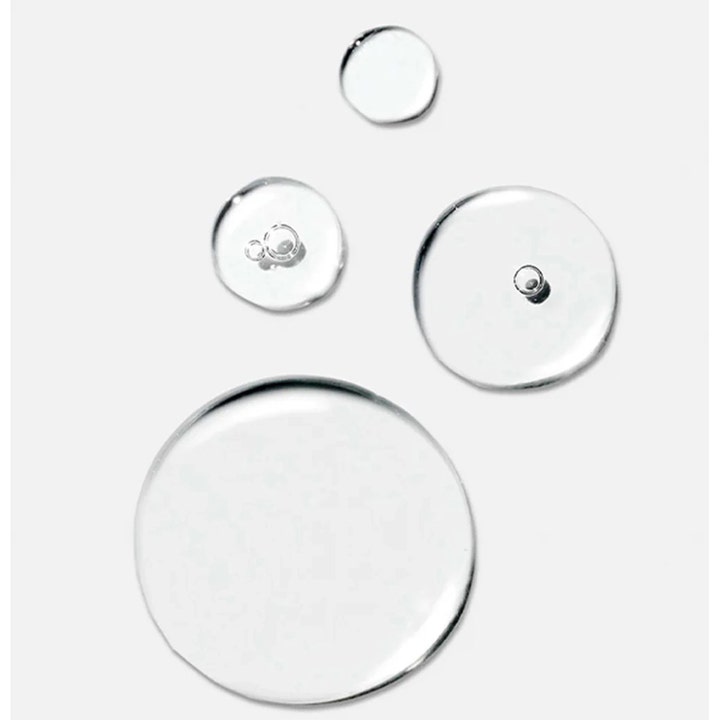 Dermalogica Circular Hydration Serum 30 ml syväkosteuttava kasvoseerumi kirkkaina pisaroina valkoisella pohjalla