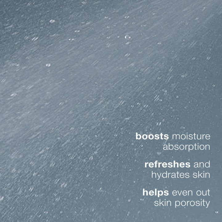 Dermalogica Multi-Active Toner 250 ml kosteuttava kasvovesi valkoisessa suihkepullossa virkistää ihoa.